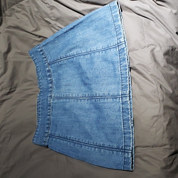FREE PEOPLE ZIP BACK DENIM SKIRT SIZE 2 - Picture 2 of 8